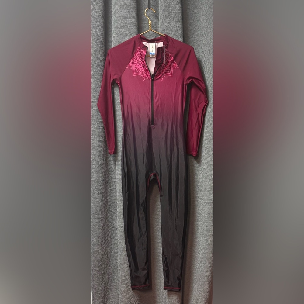 Halicurt full body rashguard swimsuit SPF50+ size small